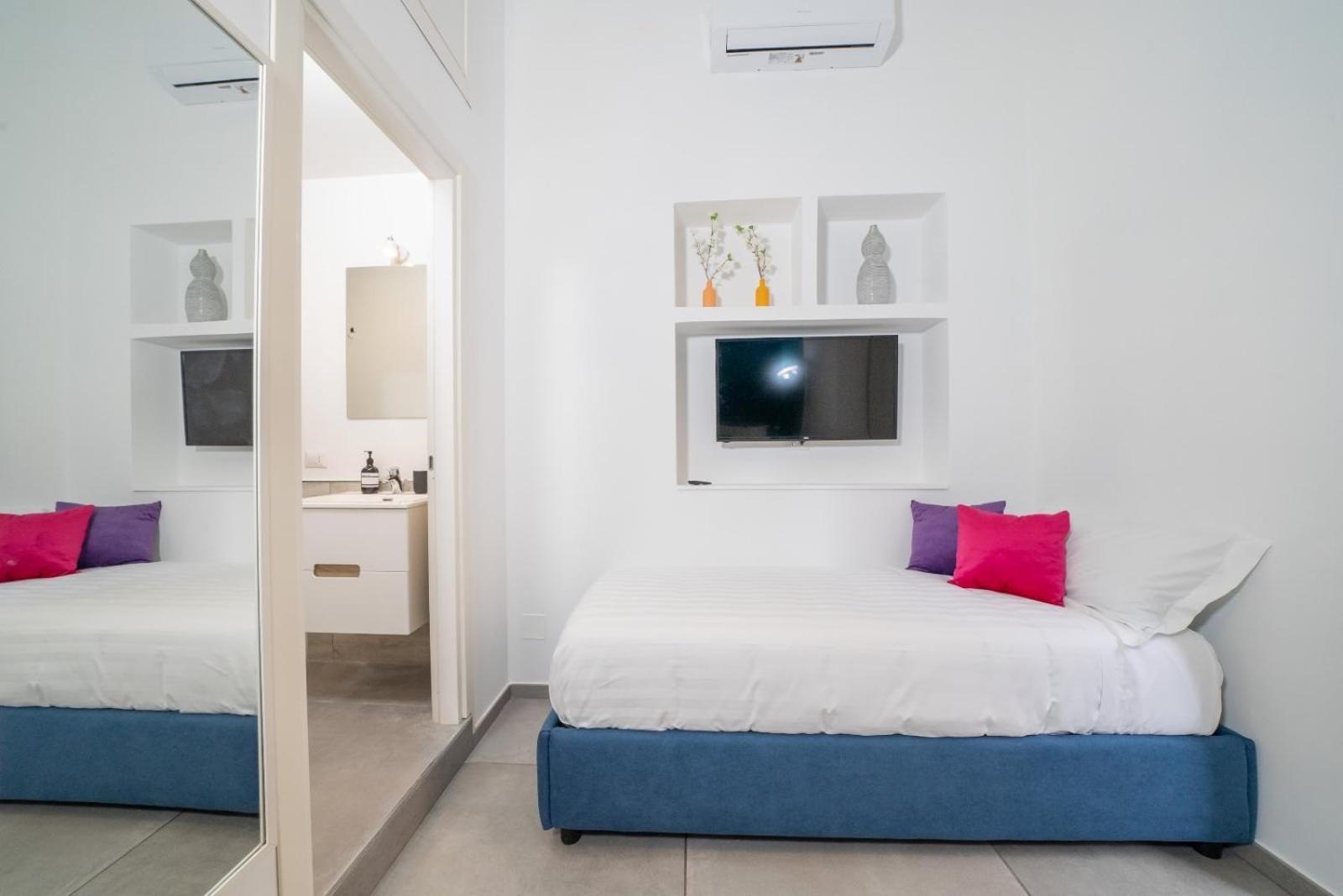 Bovio Boutique Studio Apartment Неаполь Экстерьер фото